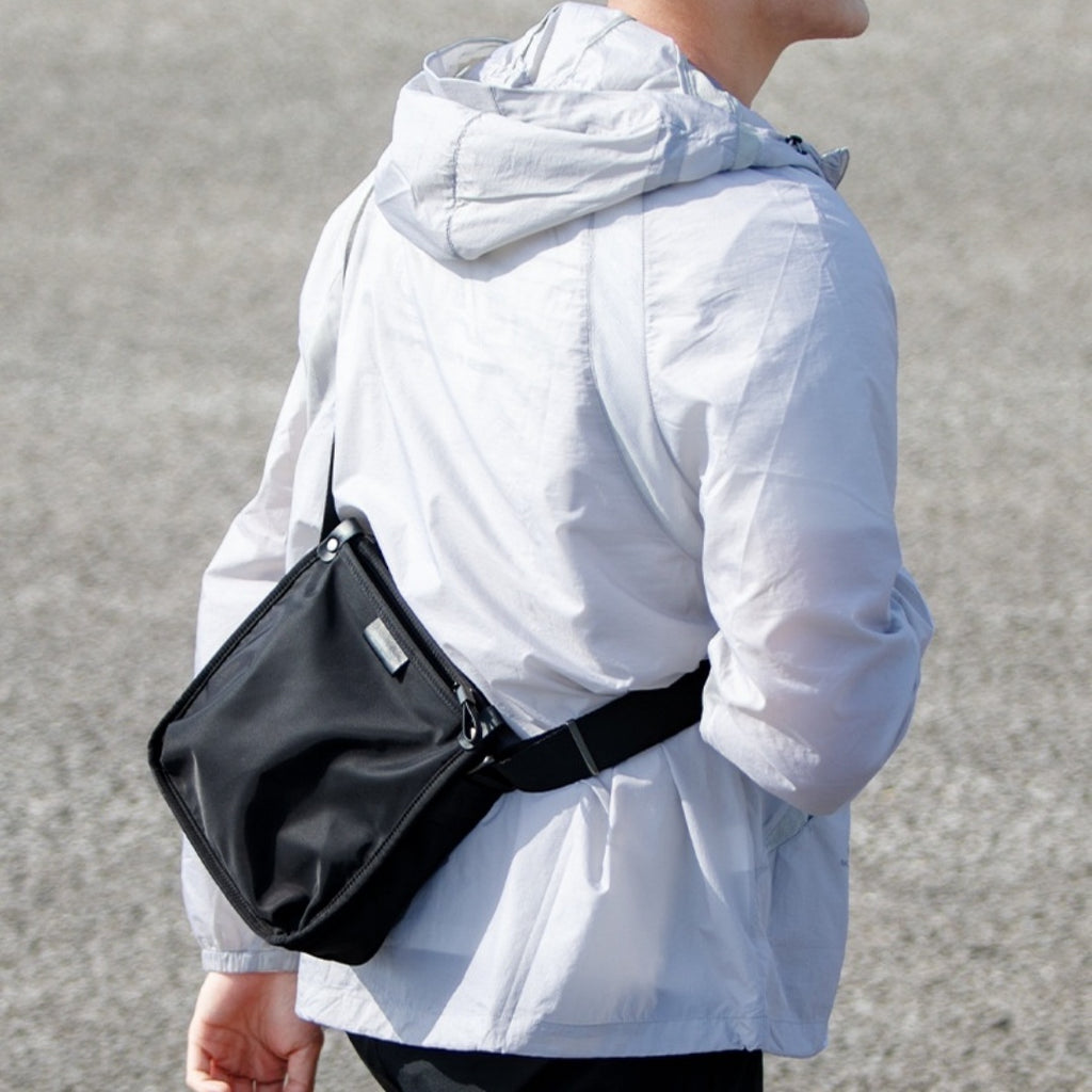 One Shoulder Vertical Crossbody Bag for Men in Oxford Cloth Casual Wear Resistant Elegant Black Urban Simplicity