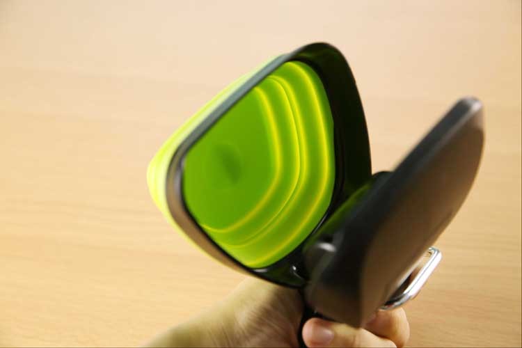 Foldable Dog Pooper Scooper For Travel With 1 Roll Biodegradable Bags Clean Up Excreta Easily