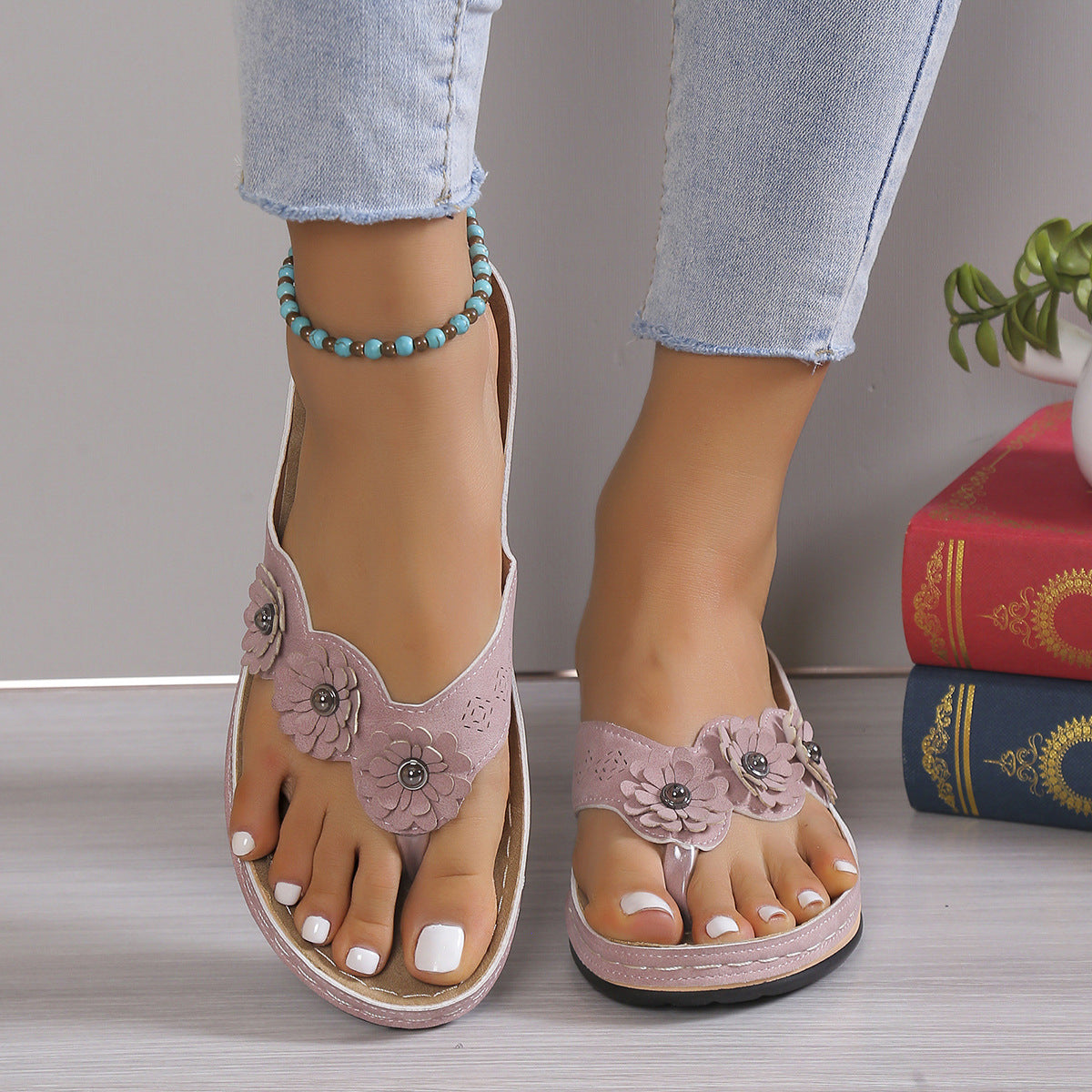 Women's Three-Flower Flat Flip-Flops