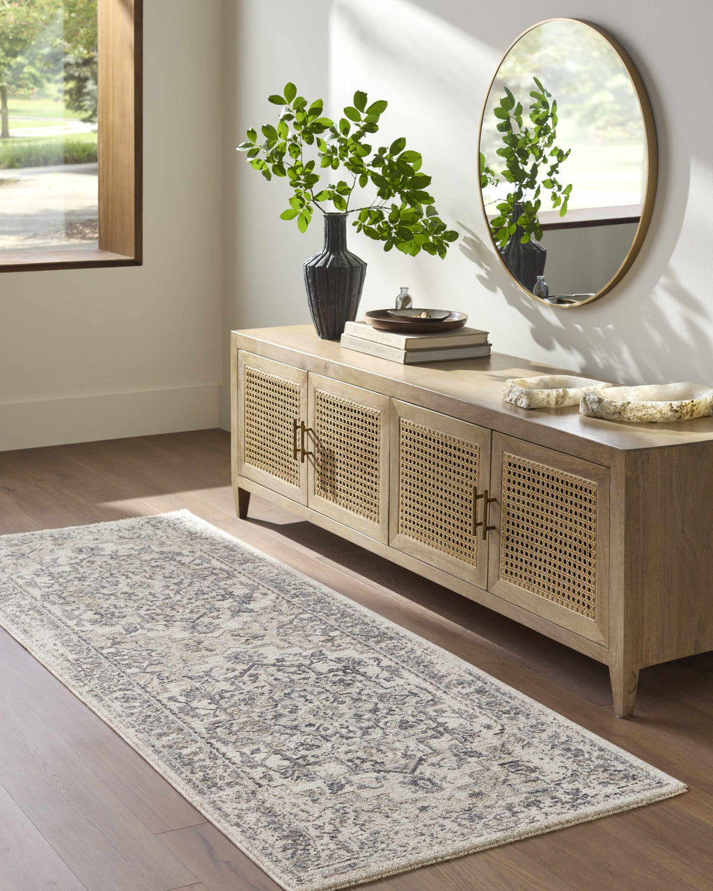 Alissa Cream Traditional Medallion Area Rug