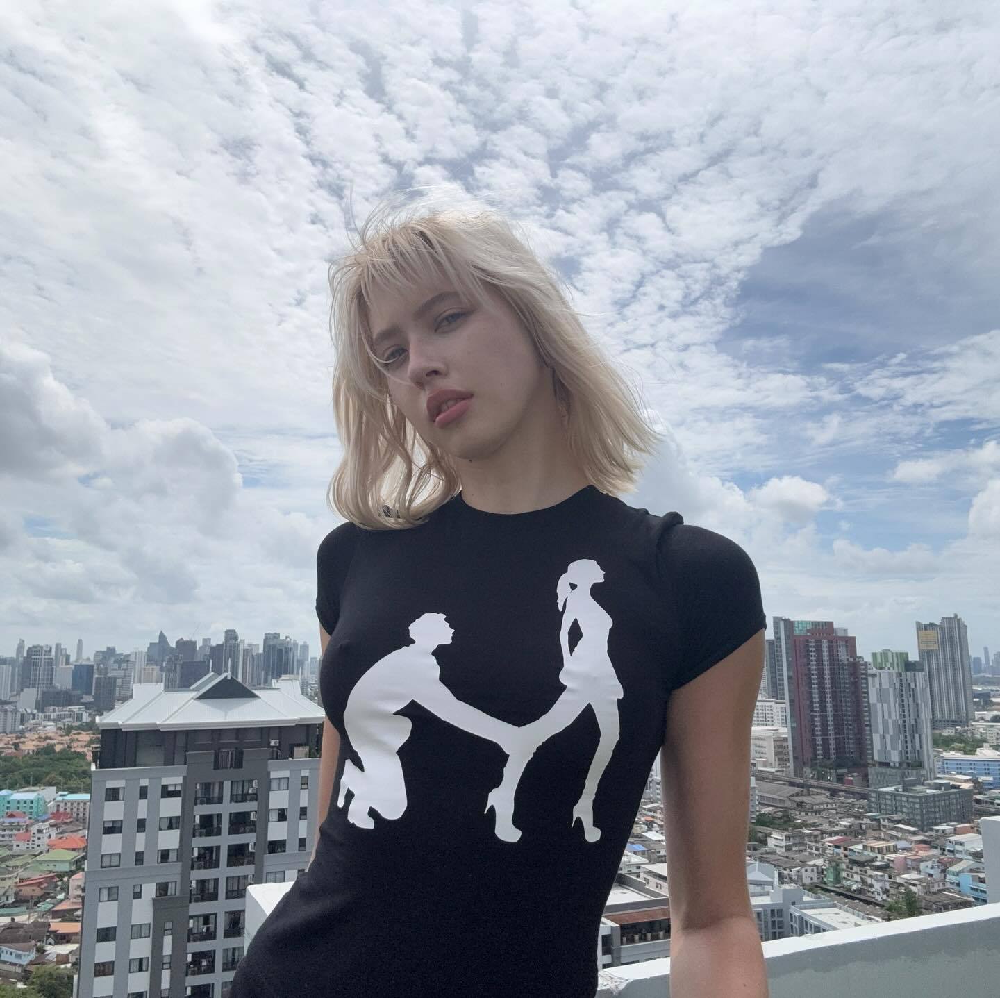 Women's Letter Printed Round Neck T-Shirt - Short Sleeve Graphic Tee