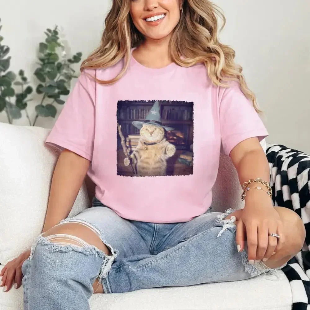 Pink cat wizard Halloween graphic T-shirt, short-sleeve crew neck