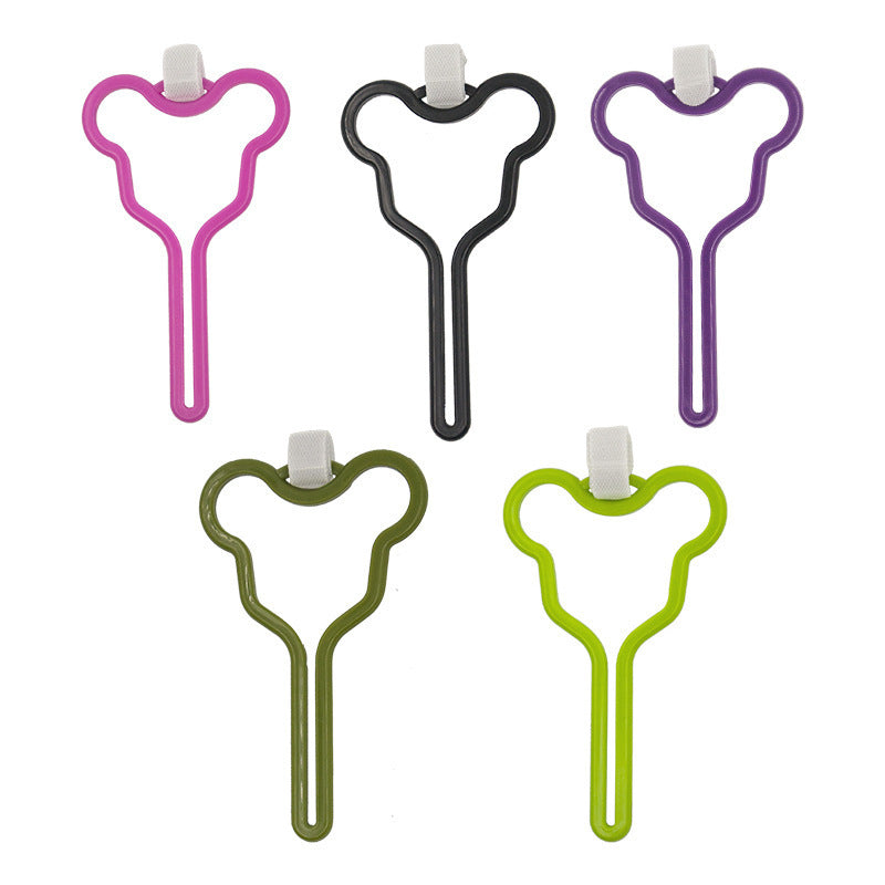 Pet Poop Bag Holder Hands Free Fixed Clip For Cat And Dog Walking Dispenser Velcro Random Color