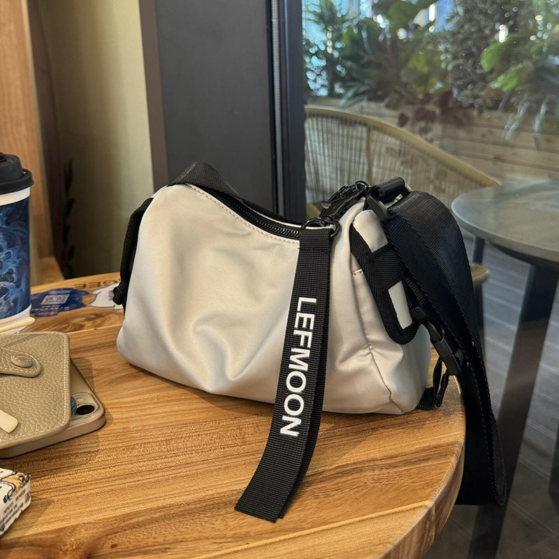 Niche Unisex Messenger Bag Small Crossbody Compact Oxford Cloth Daily Use Versatile Black