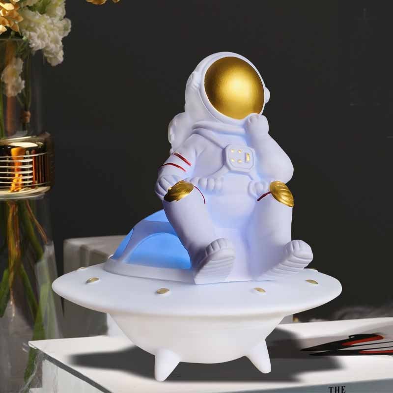 Moon Light UFO Astronaut Wireless Bluetooth TWS Speaker 360 Stereo Sound FM 1200mAh TF Card Battery Gift Decoration