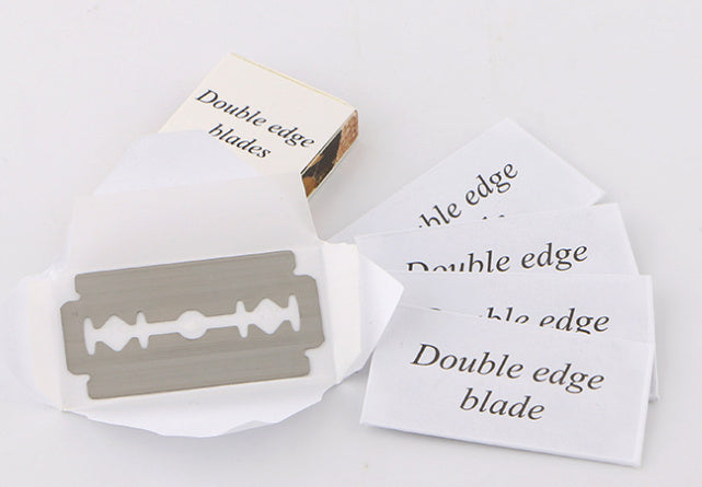 Long-lasting manual shaver with 10 pieces double-sided blades