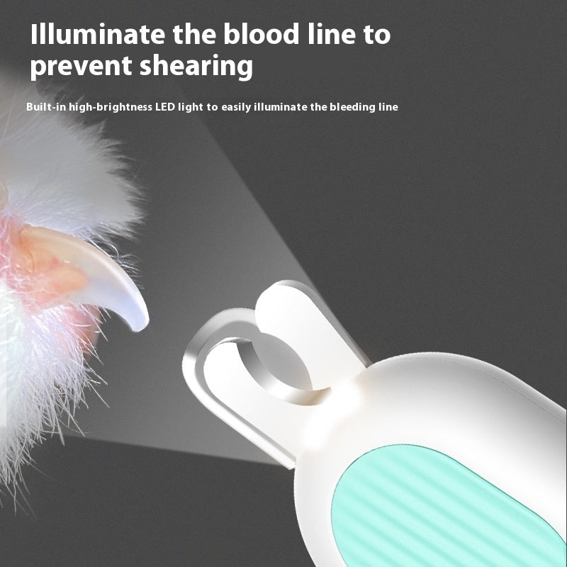 LED pet nail clipper head with bright light for guiding the cut line
