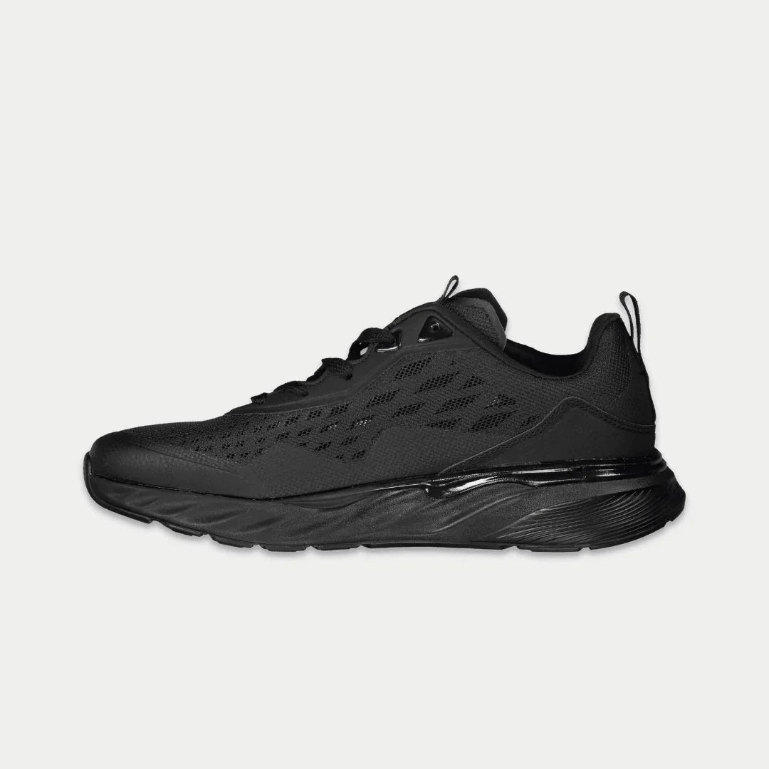 Black lowtop sneakers with lace-up closure and layered, ribbed midsole