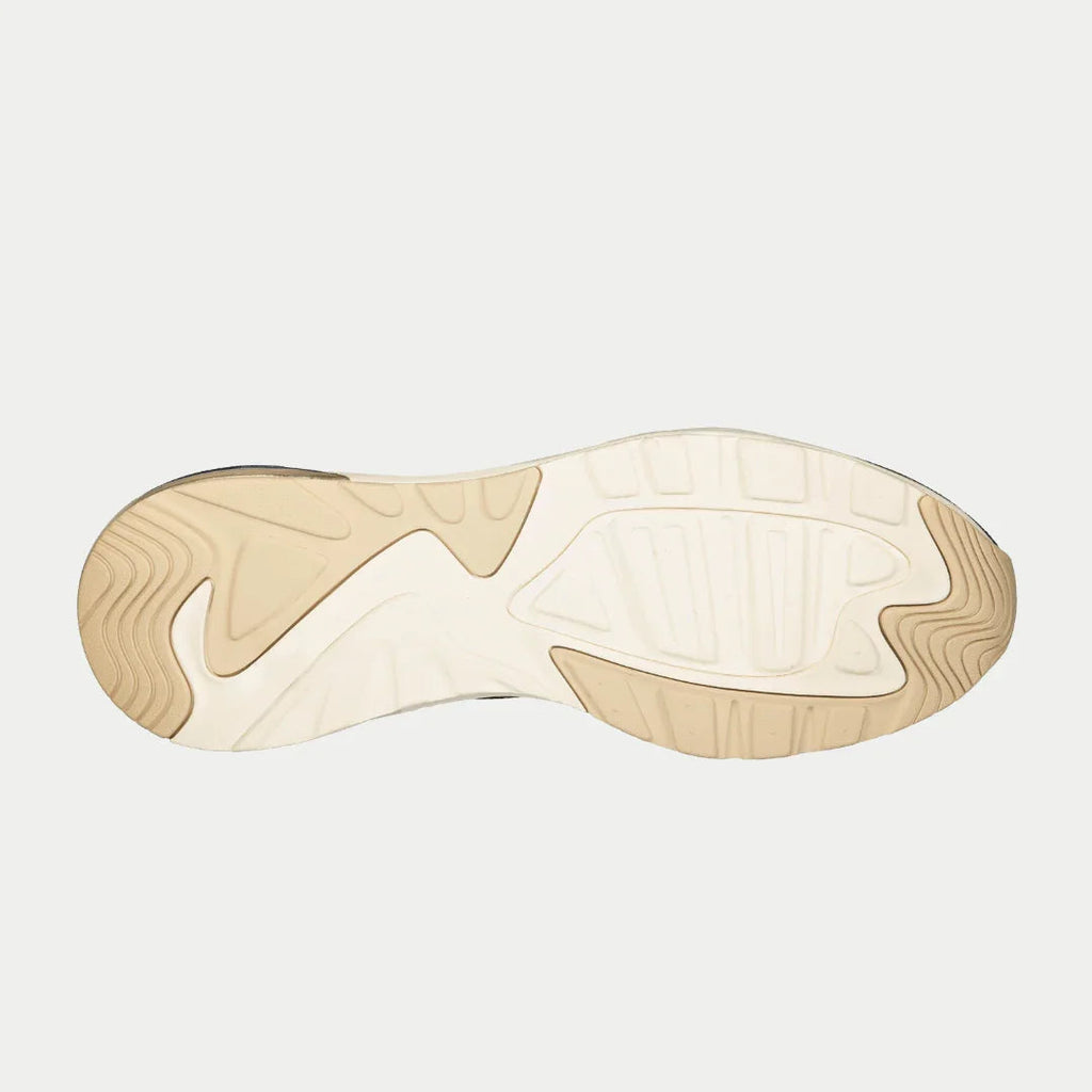 Lowtop sneaker outsole with light cream rubber tread
